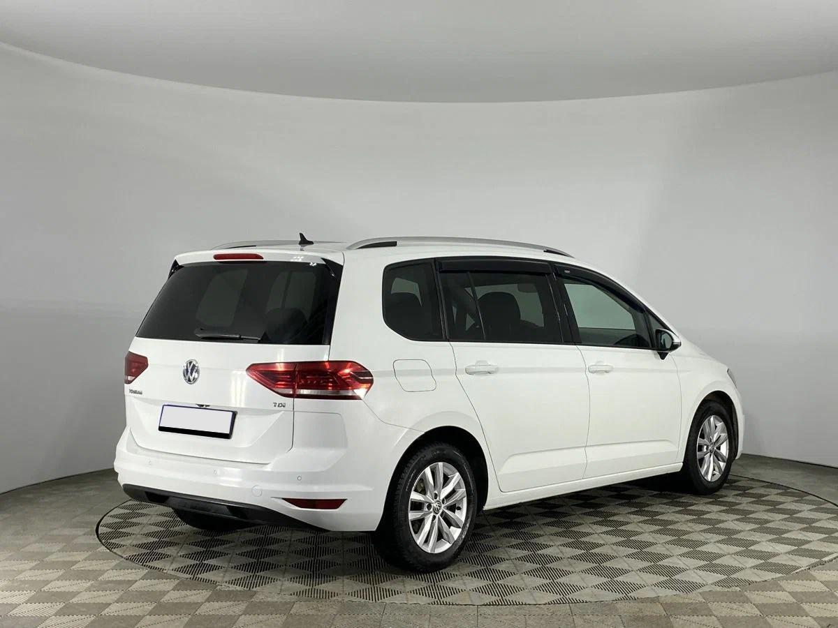 Volkswagen Touran 2018, белый