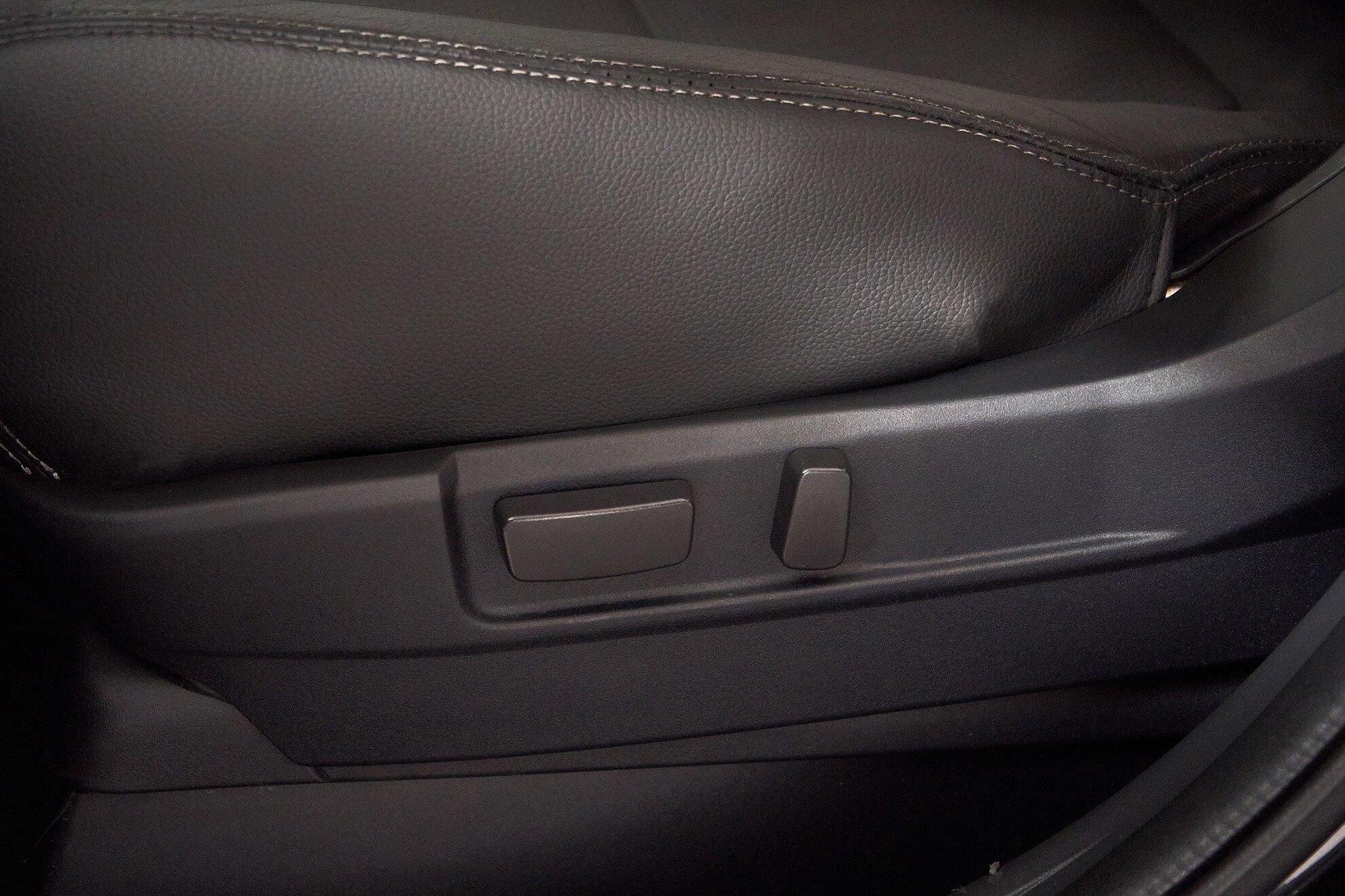 Mitsubishi Outlander 2013, черный
