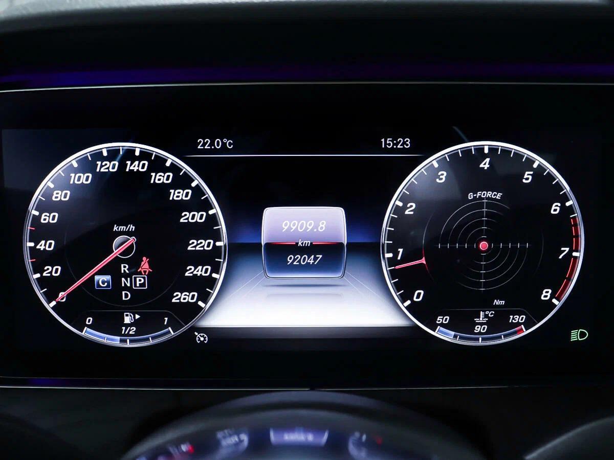Mercedes-Benz E-Класс 2019, серебряный