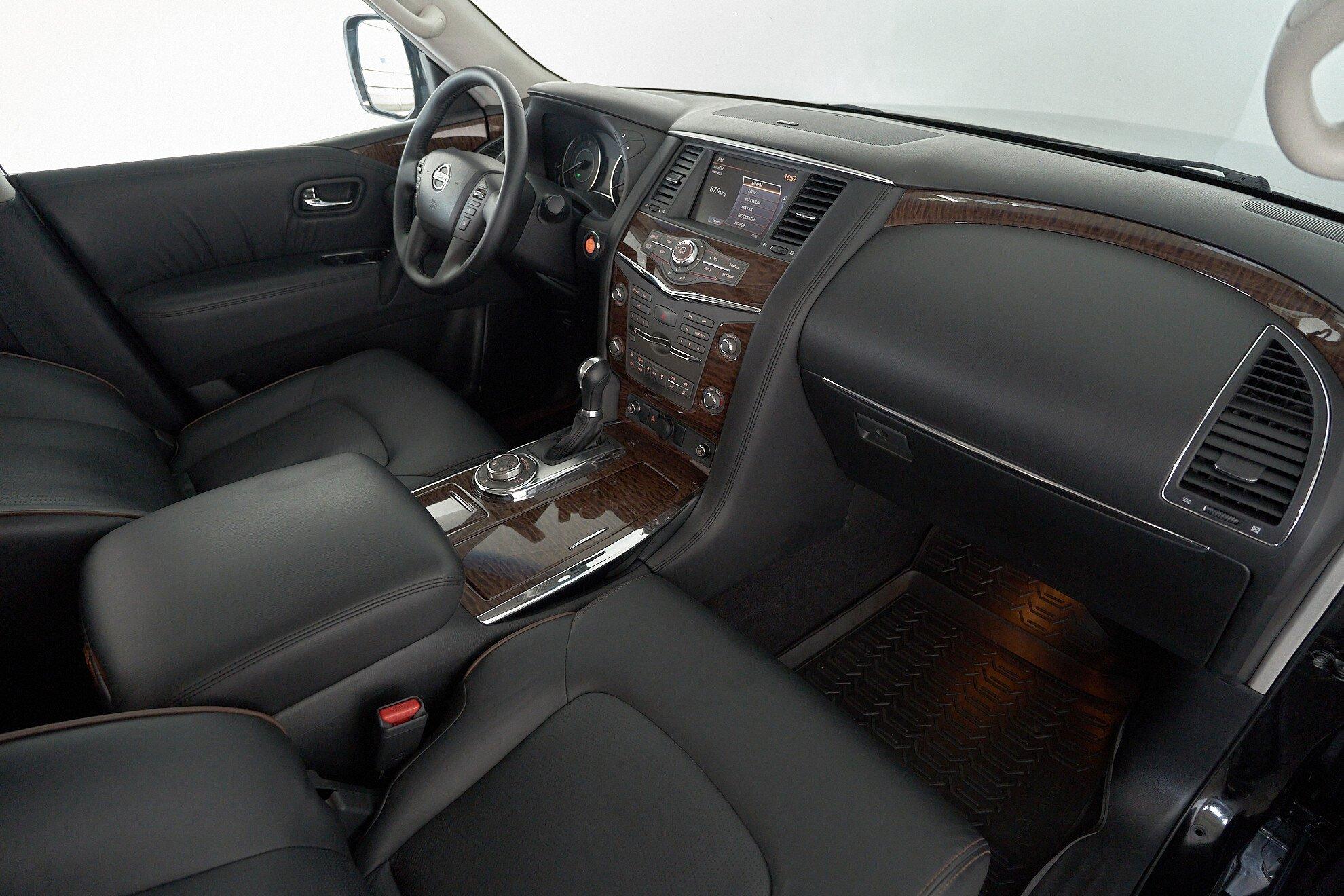 Nissan Patrol 2010, черный
