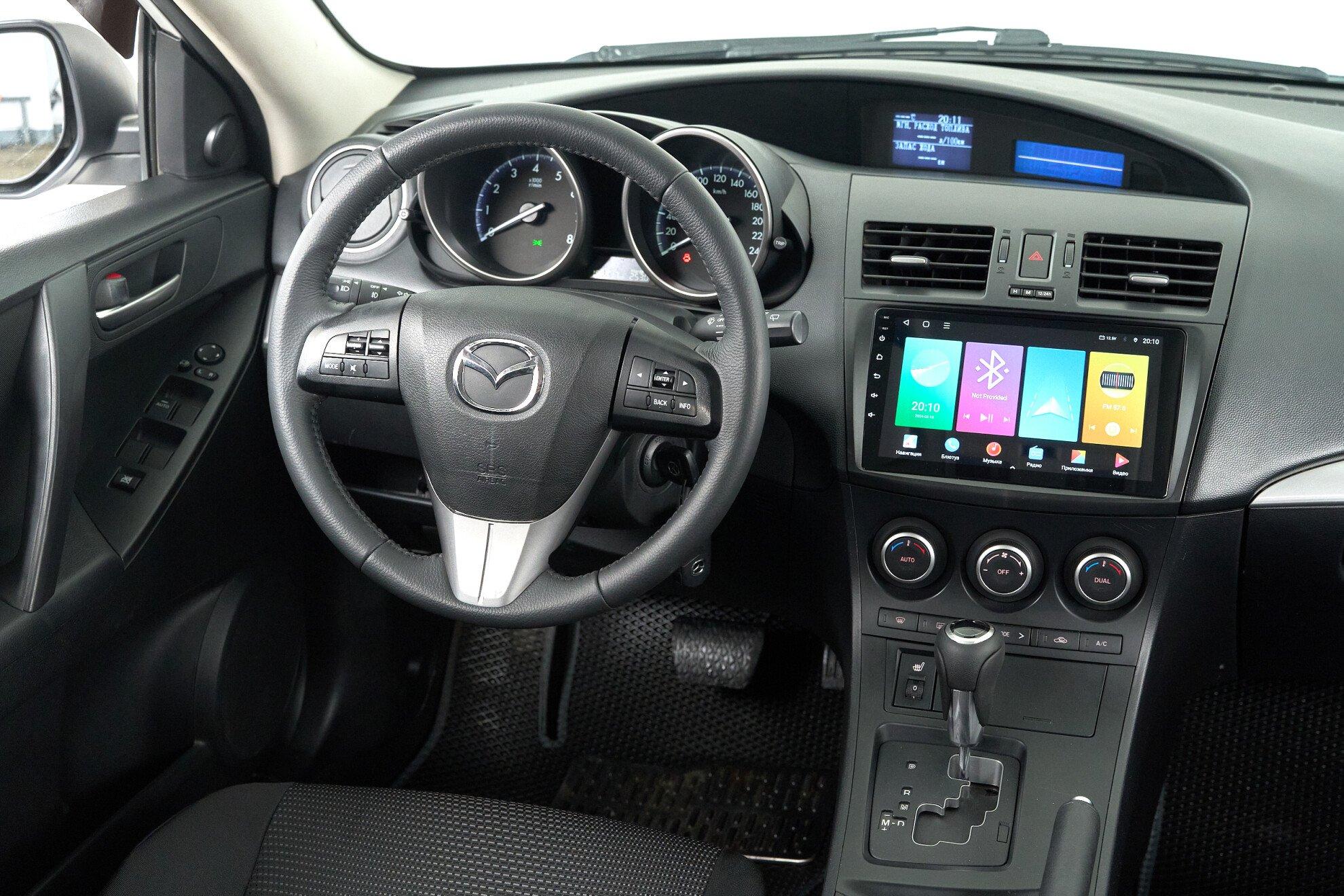Mazda 3 2012, белый