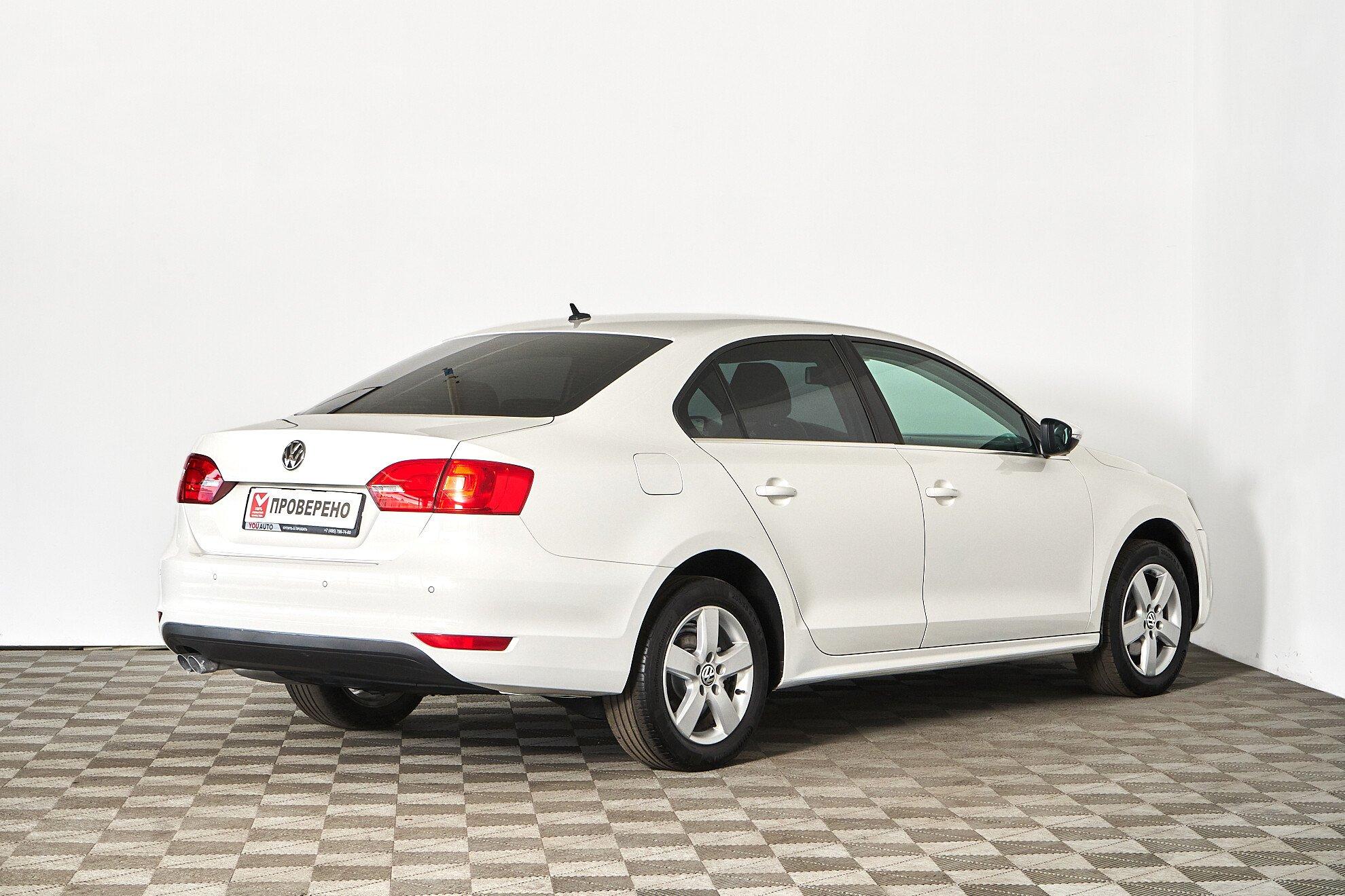 Volkswagen Jetta 2014, белый