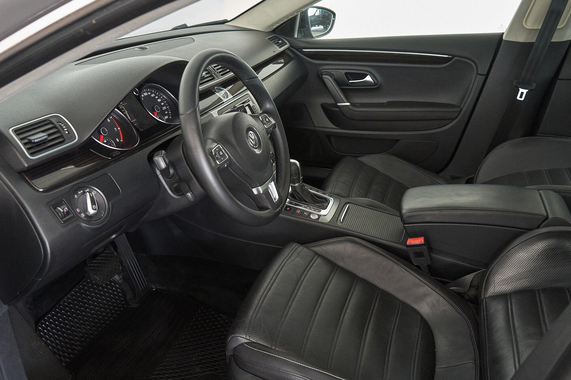 Volkswagen Passat CC 2012, черный