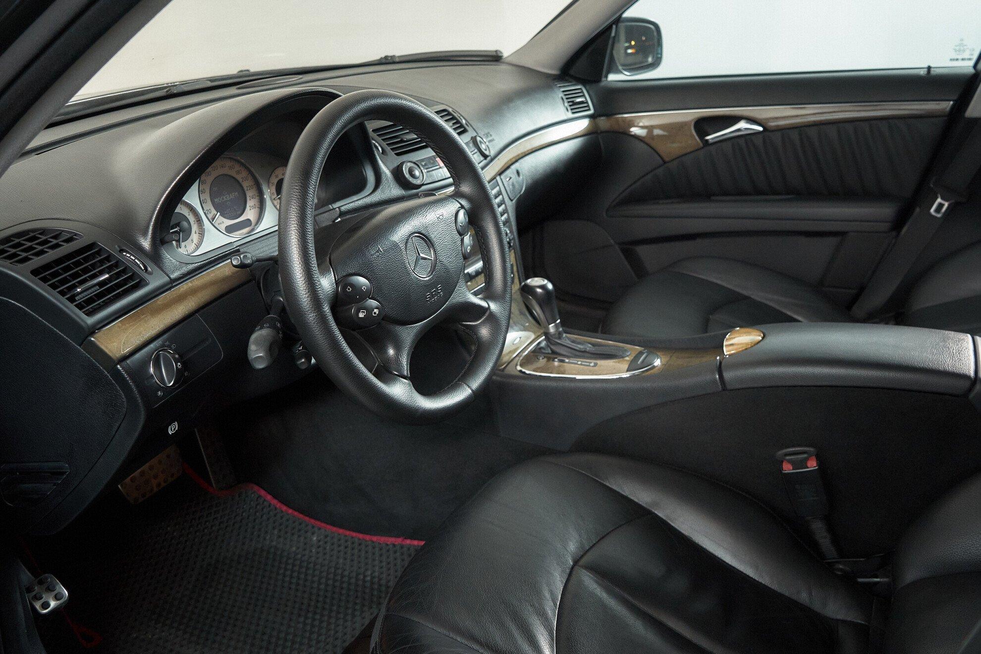 Mercedes-Benz E-Класс 2008, черный