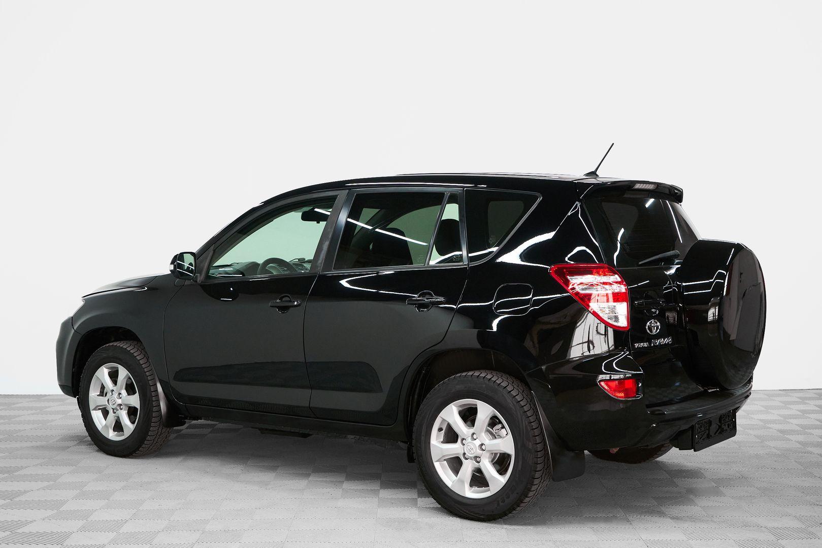 Toyota RAV4 2011, черный