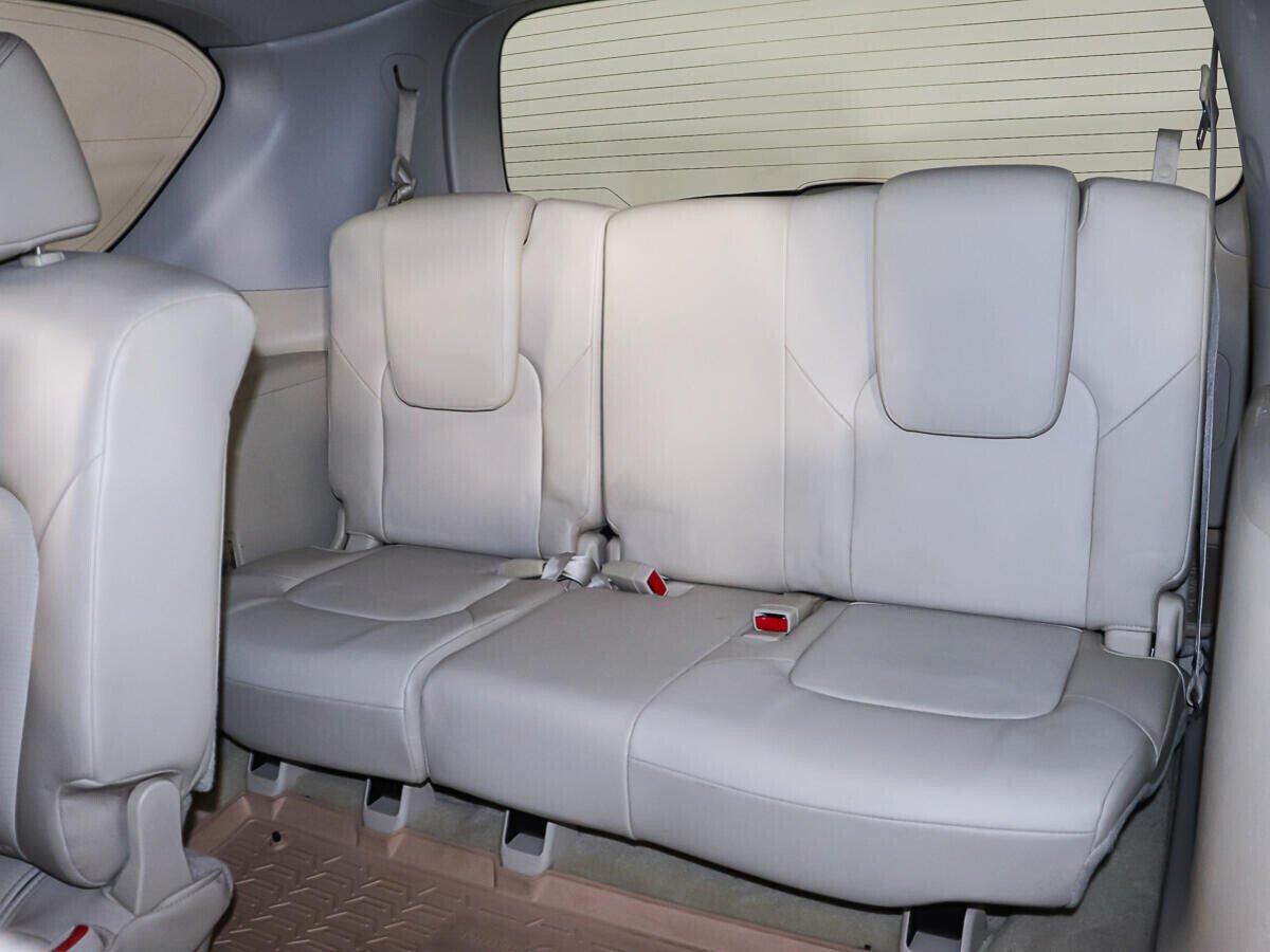 Nissan Patrol 2013, бежевый