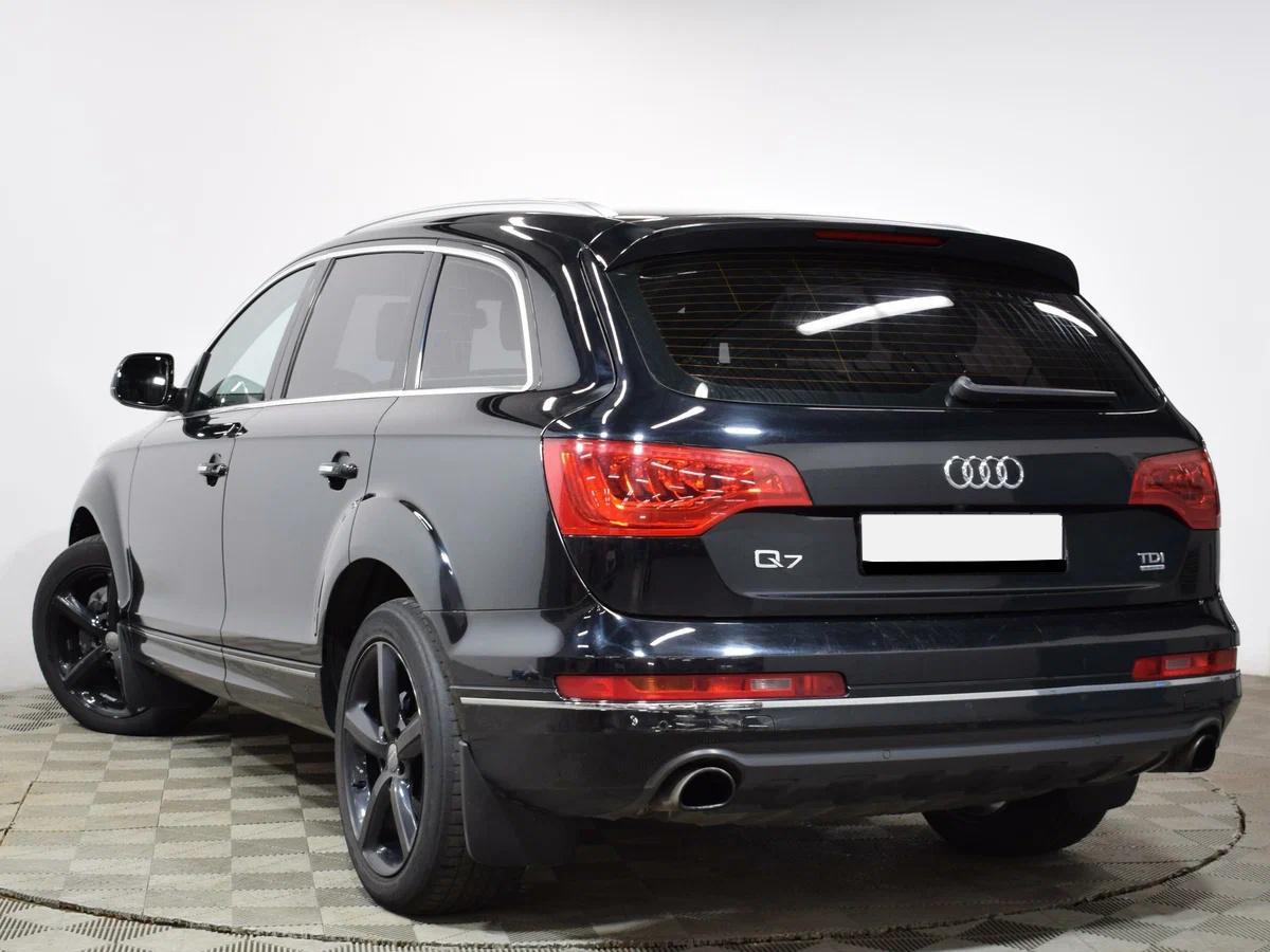 Audi Q7 2010, черный