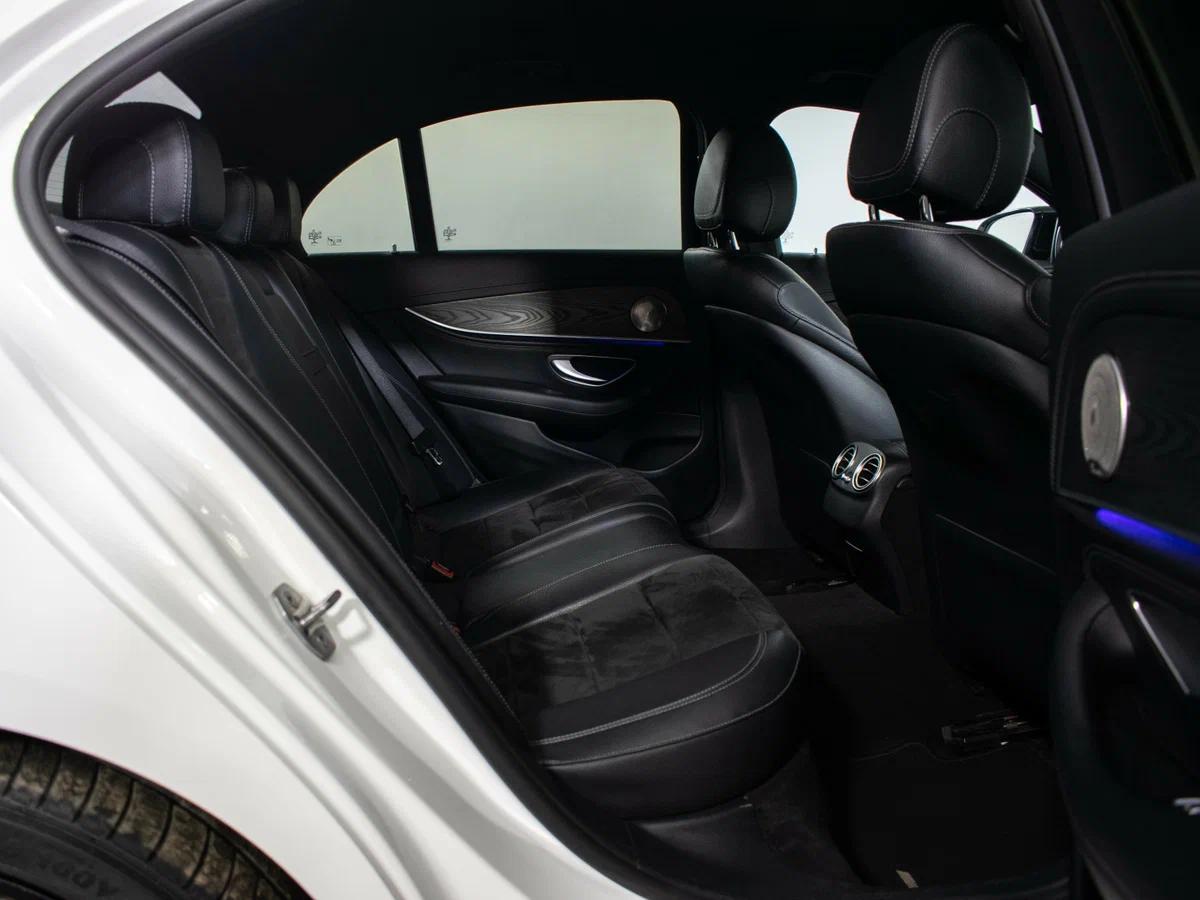 Mercedes-Benz E-Класс 2016, белый