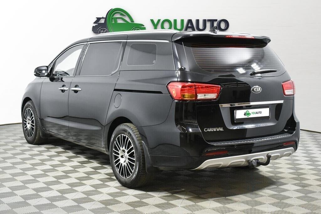 Kia Carnival 2018, черный