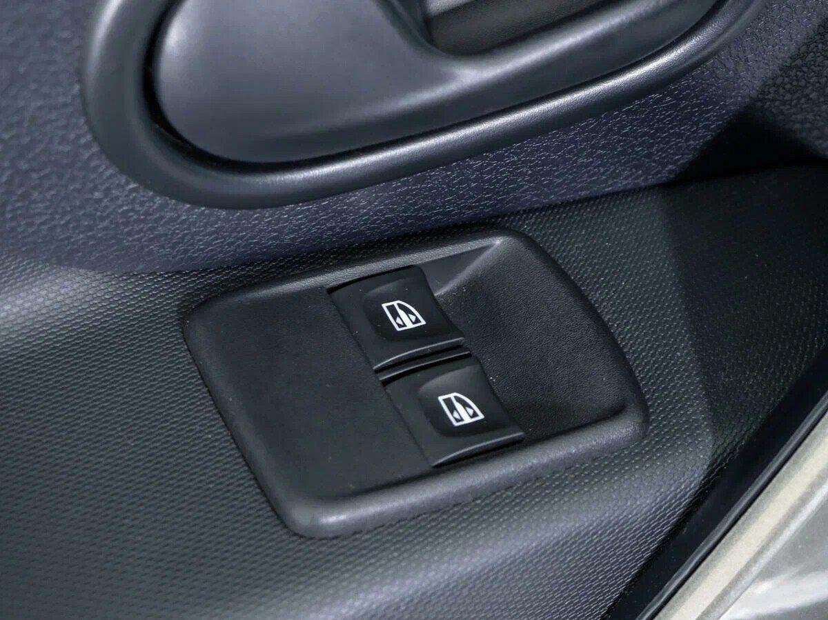 Renault Sandero 2020, серебряный