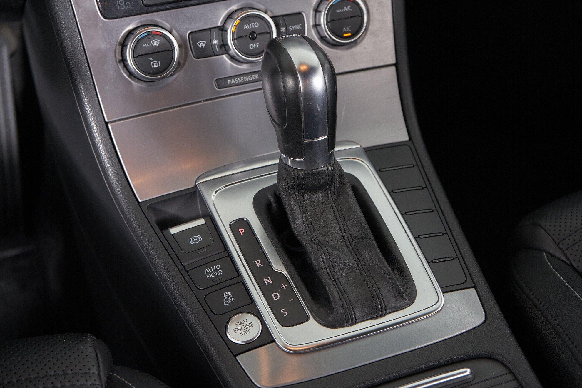 Volkswagen Passat CC 2015, черный