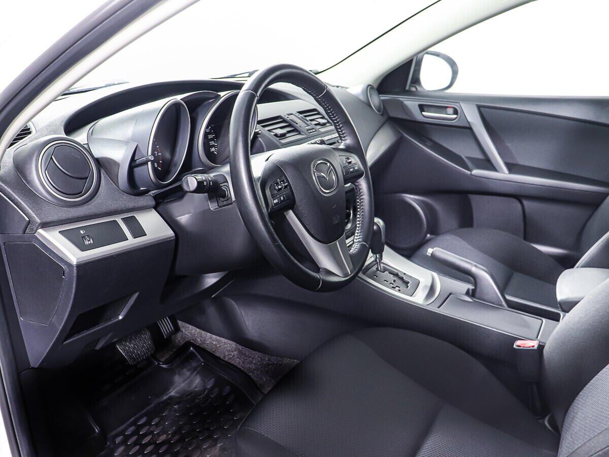Mazda 3 2013, белый