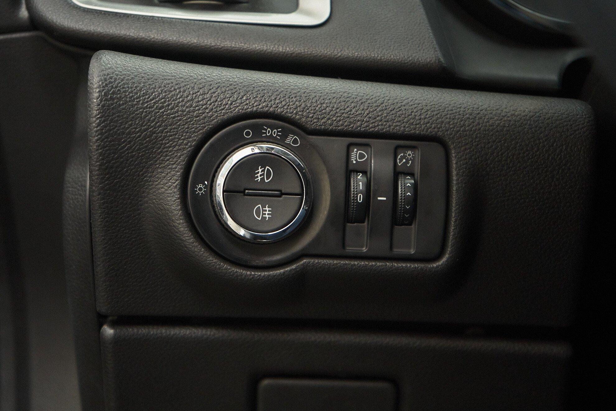 Opel Astra 2013, серый