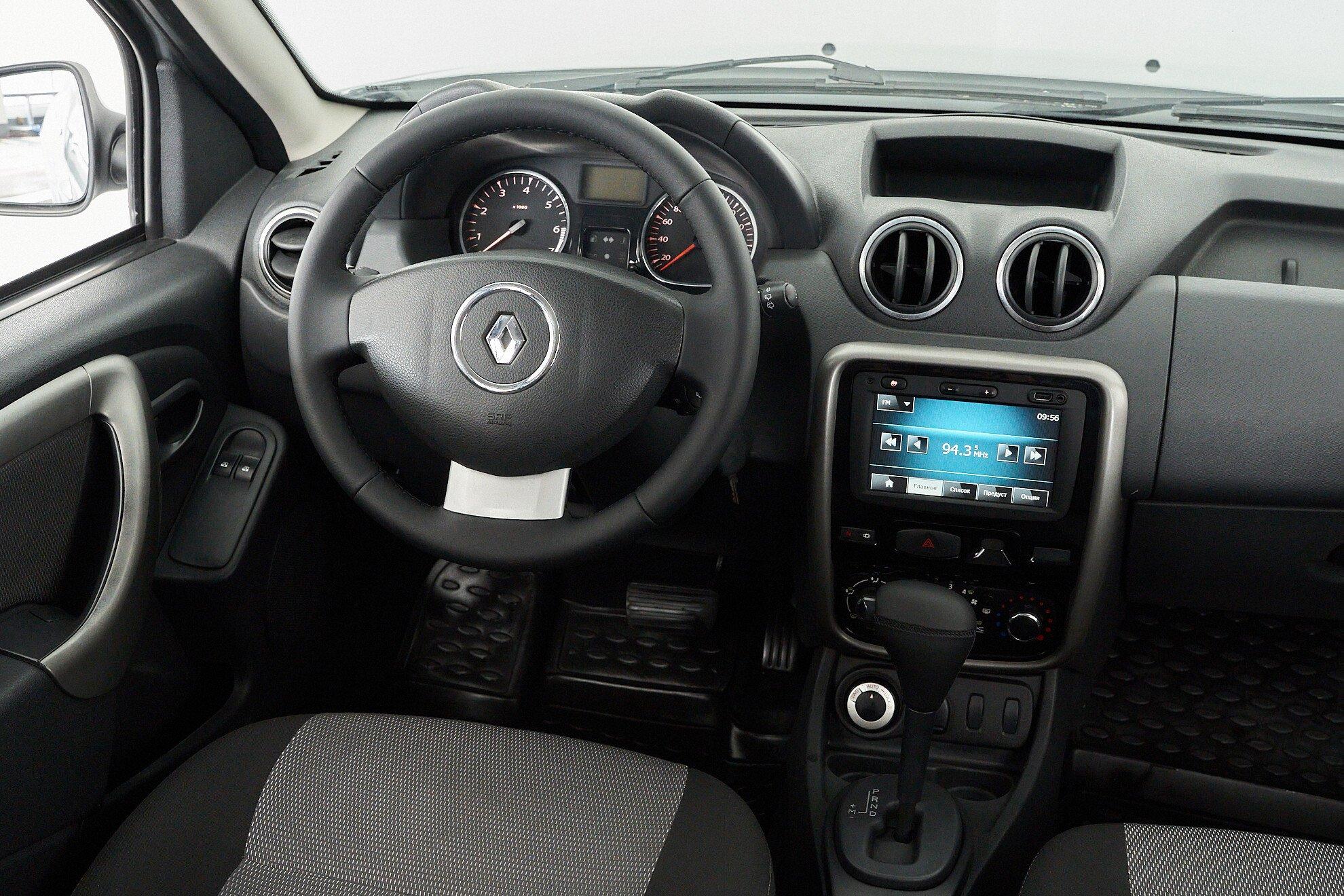 Renault Duster 2015, серый