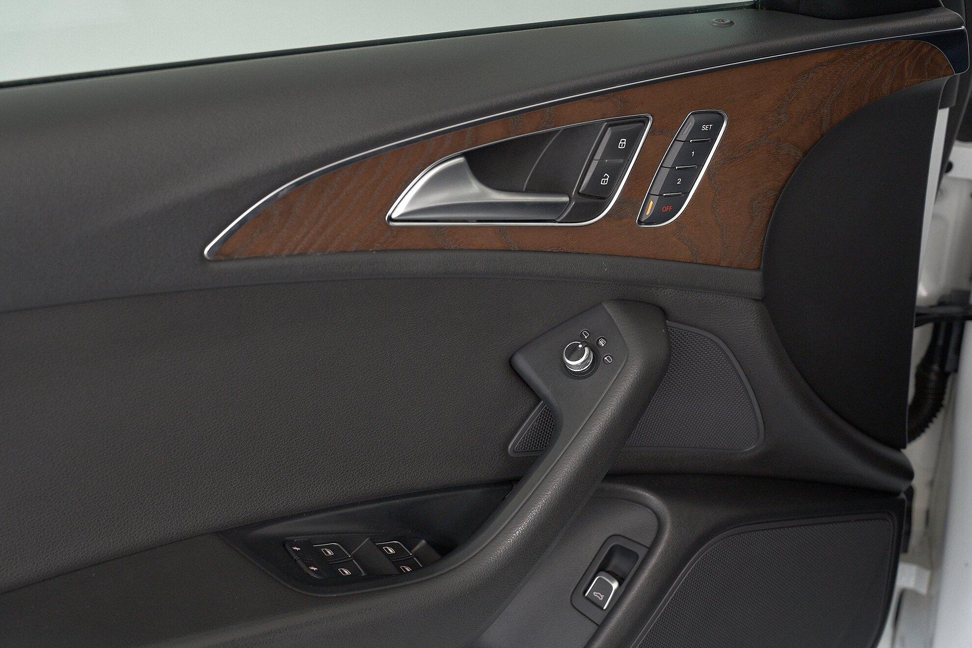 Audi A6 2014, белый