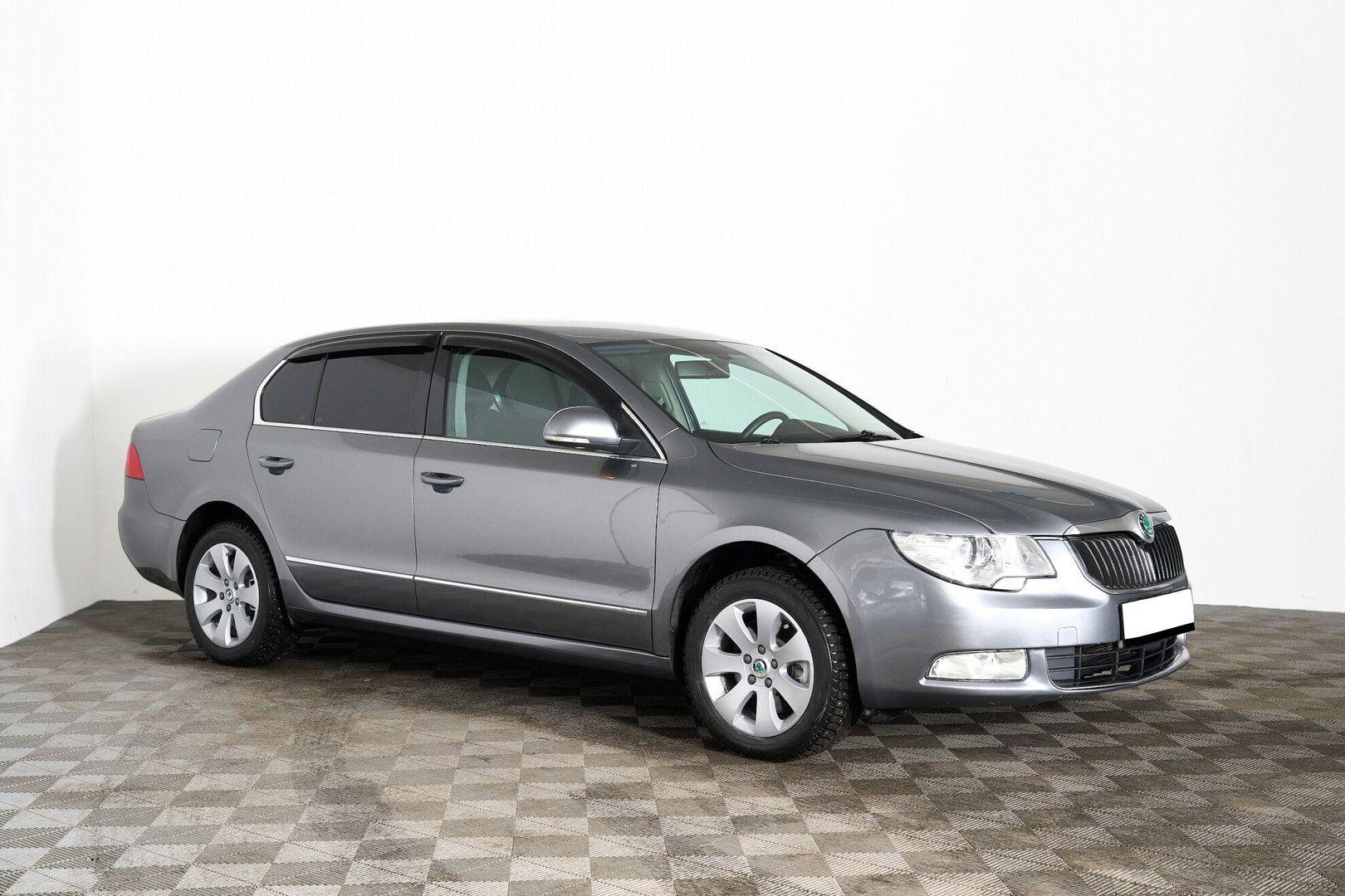 Skoda Superb 2011, серый