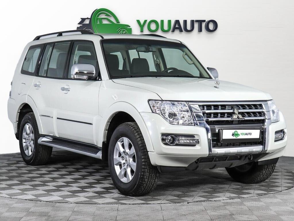 Mitsubishi Pajero 2021, белый