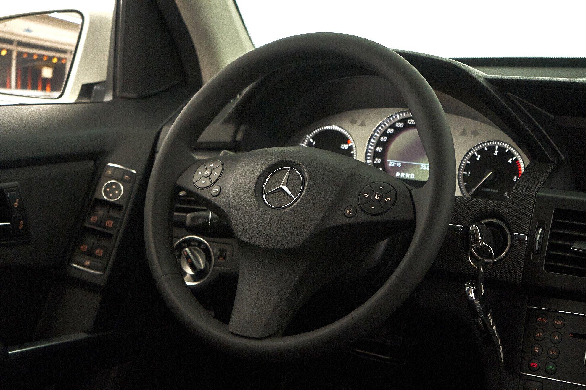 Mercedes-Benz GLK-Класс 2012, белый