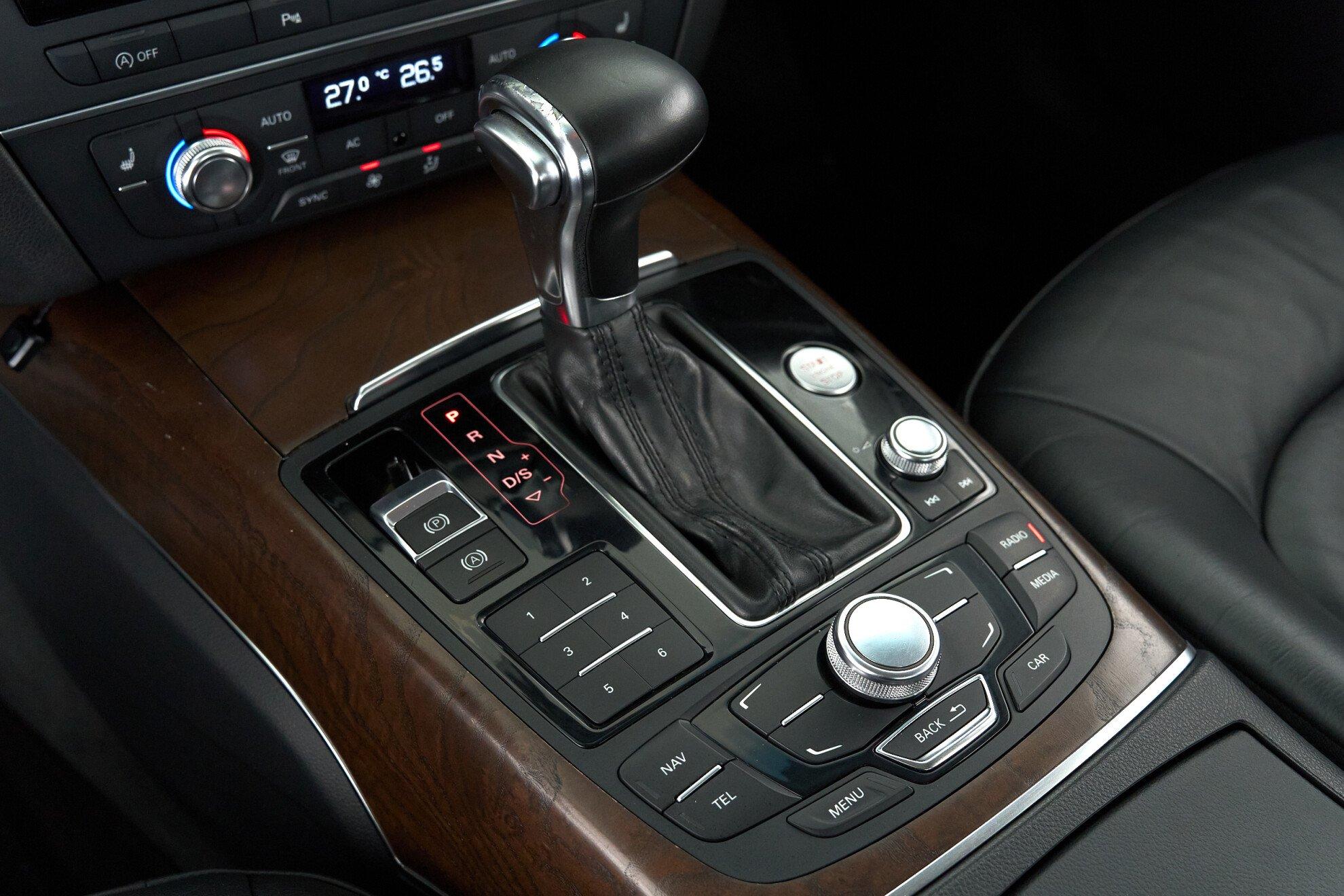 Audi A6 2011, черный