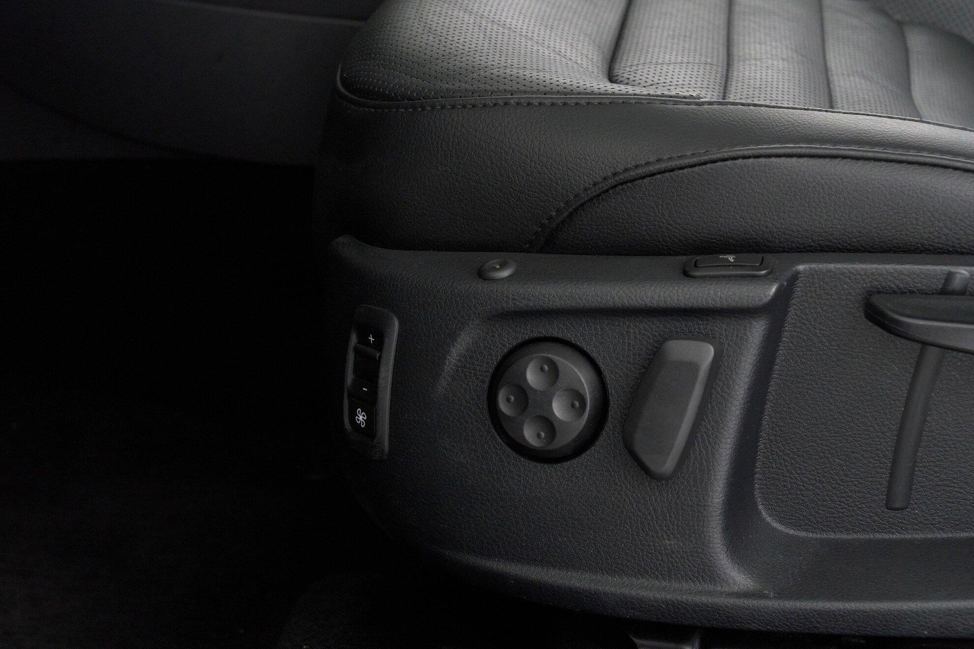 Volkswagen Passat 2013, белый