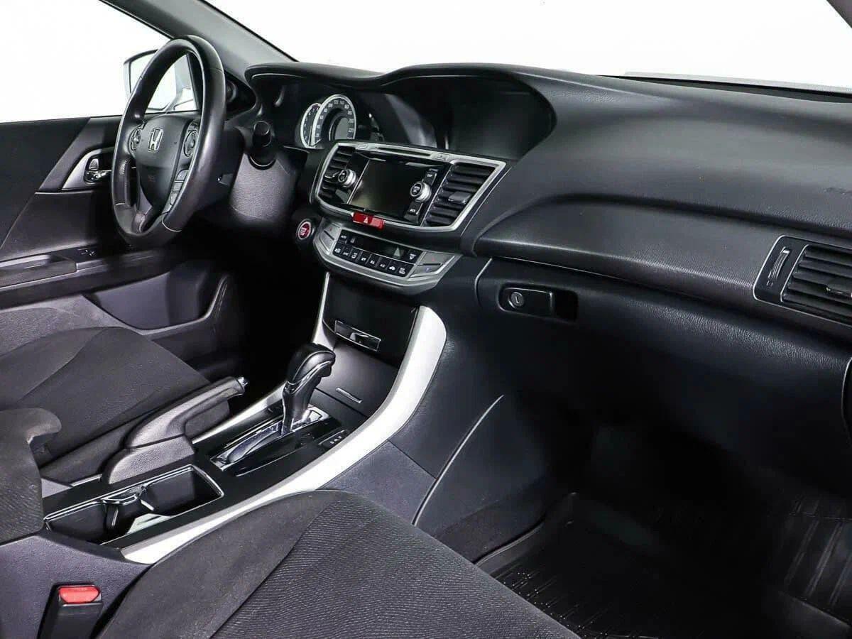 Honda Accord 2014, серебряный