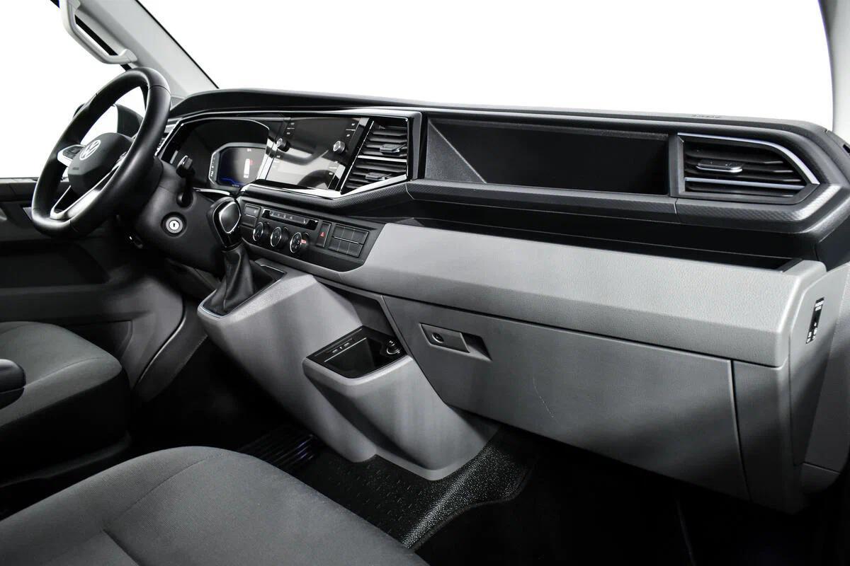 Volkswagen Transporter 2021, серый