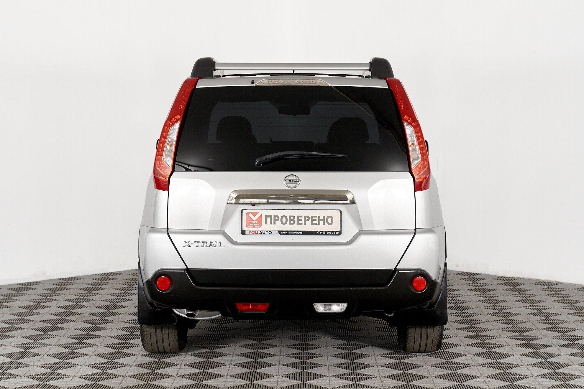 Nissan X-Trail 2011, серебряный