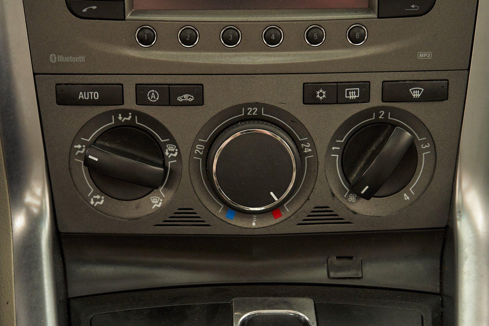 Opel Antara 2013, черный