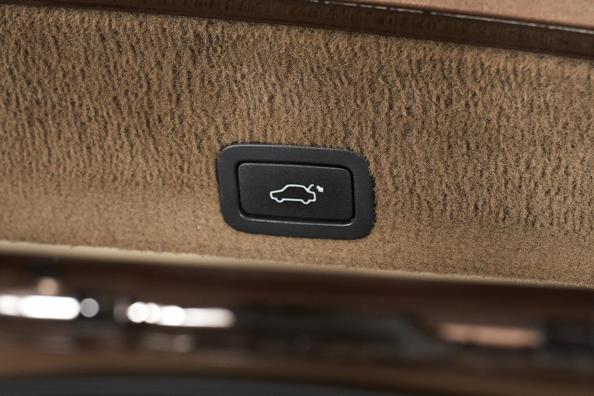 Volvo XC60 2010, коричневый