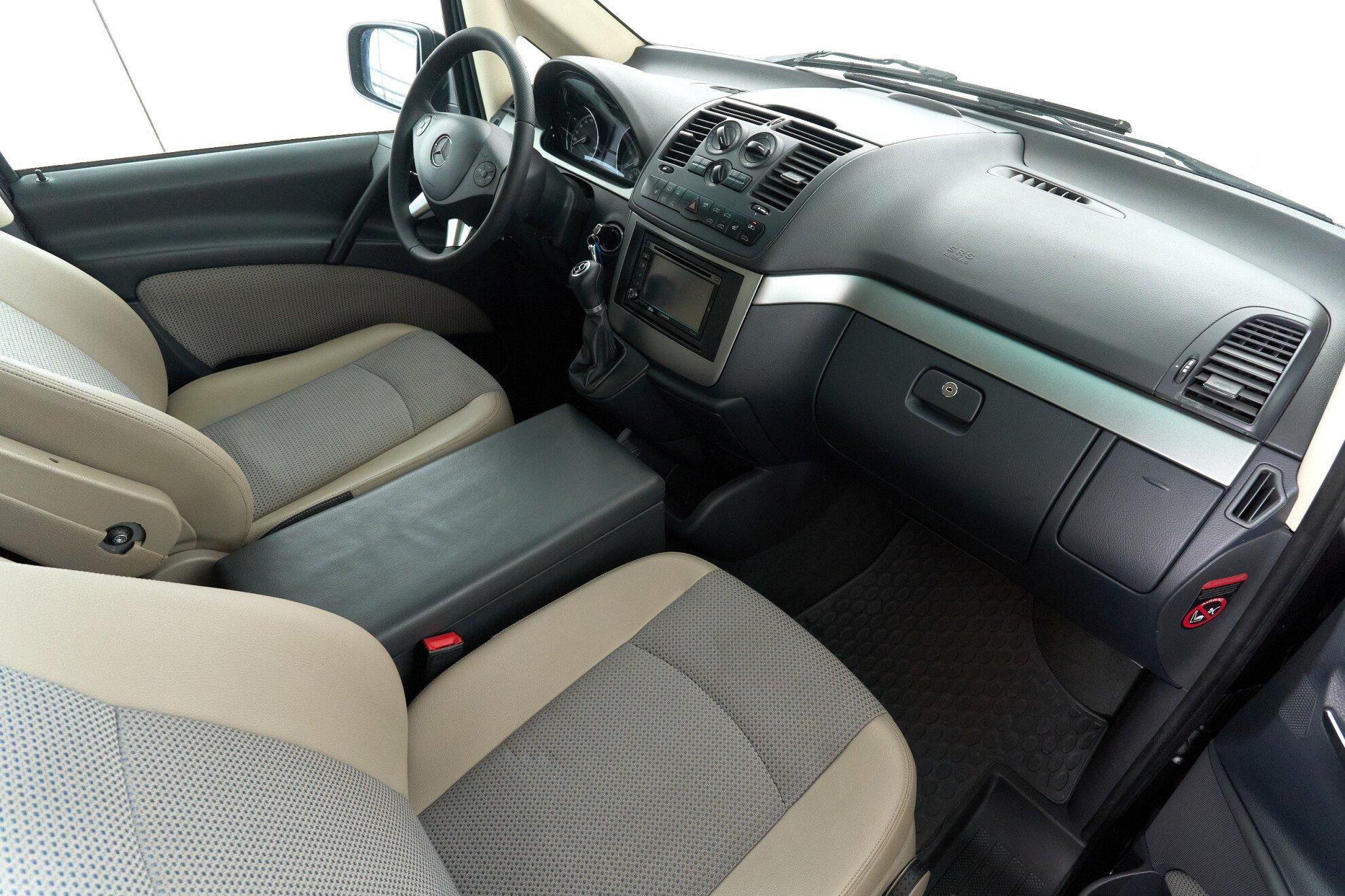 Mercedes-Benz Viano 2012, черный
