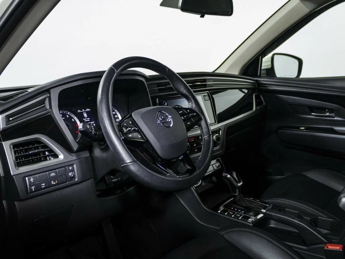SsangYong Korando 2021, белый