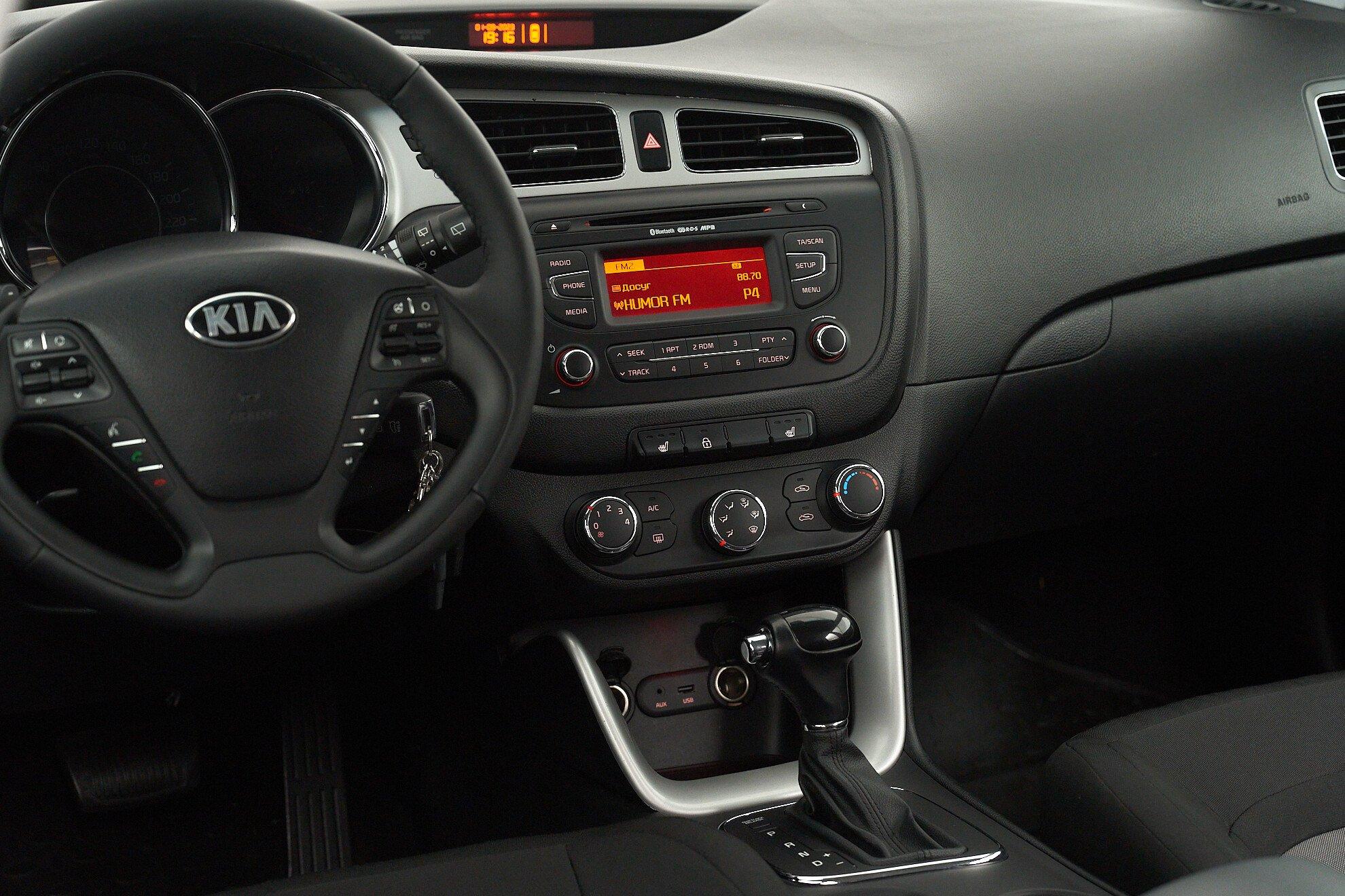 Kia Ceed 2014, черный