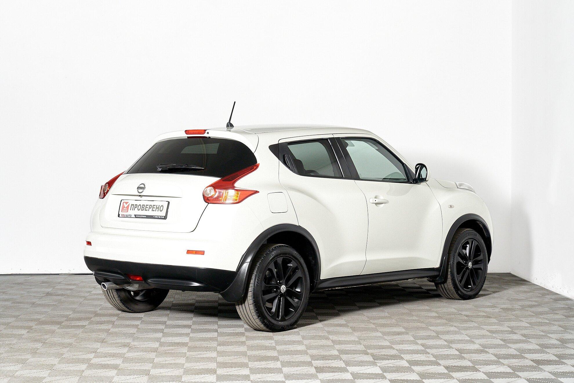 Nissan Juke 2012, белый