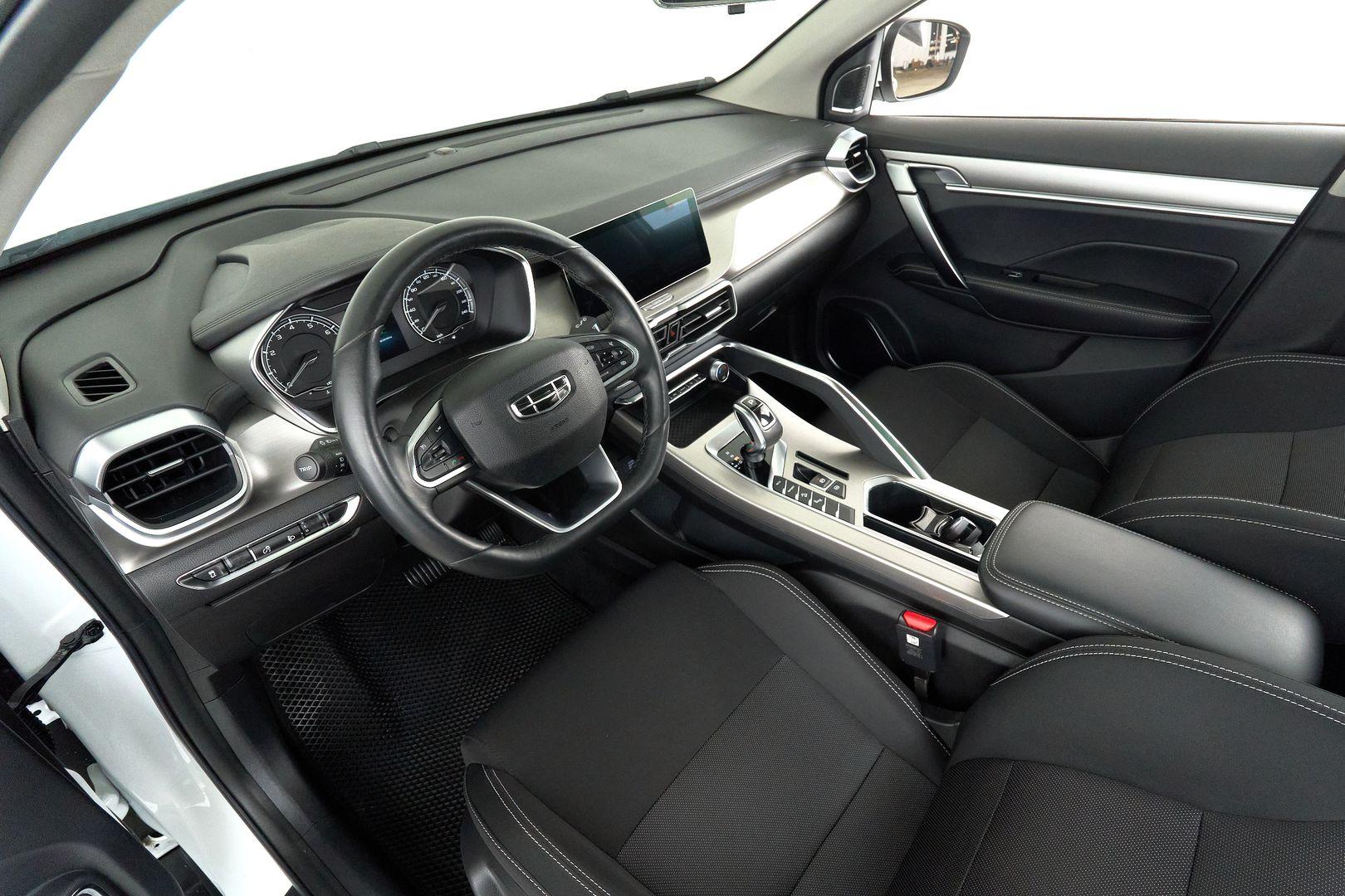 Geely Coolray 2020, белый