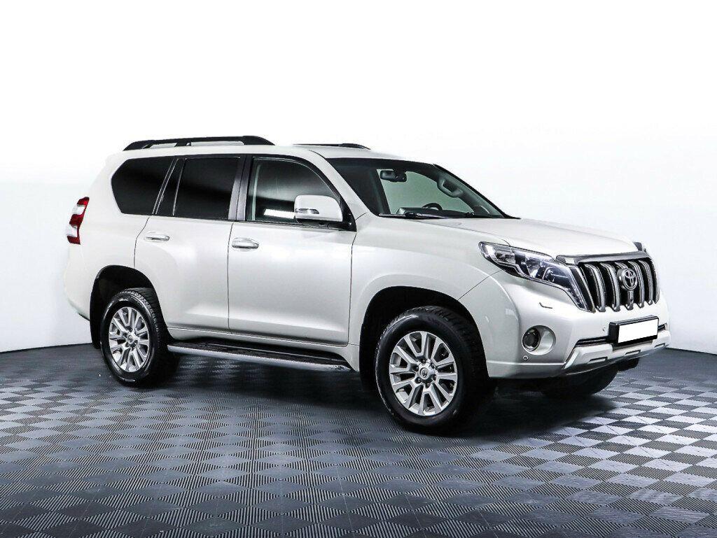 Toyota Land Cruiser Prado 2017, белый