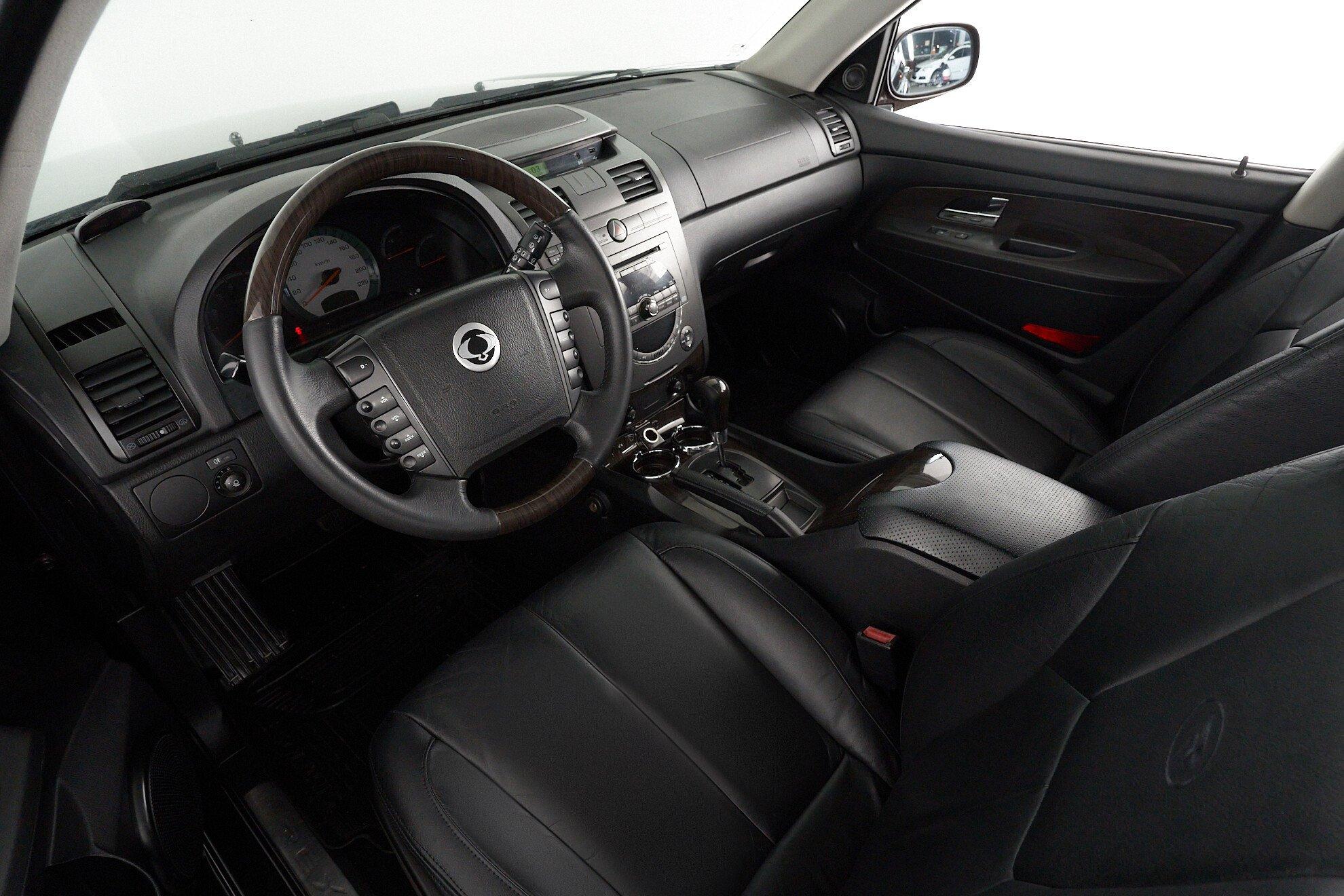 SsangYong Rexton 2010, пурпурный