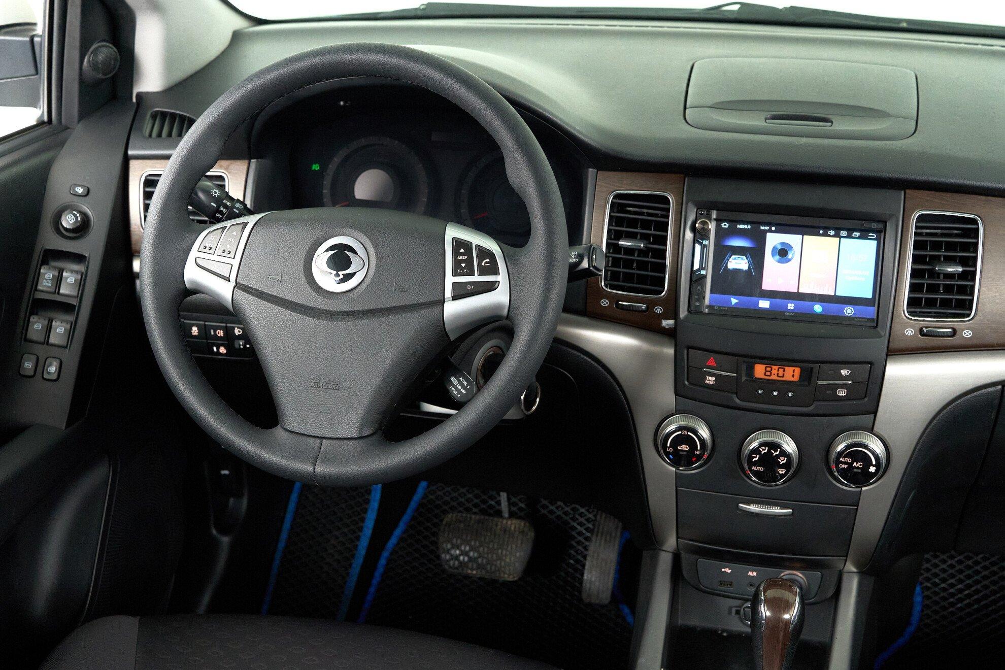 SsangYong Actyon 2012, белый