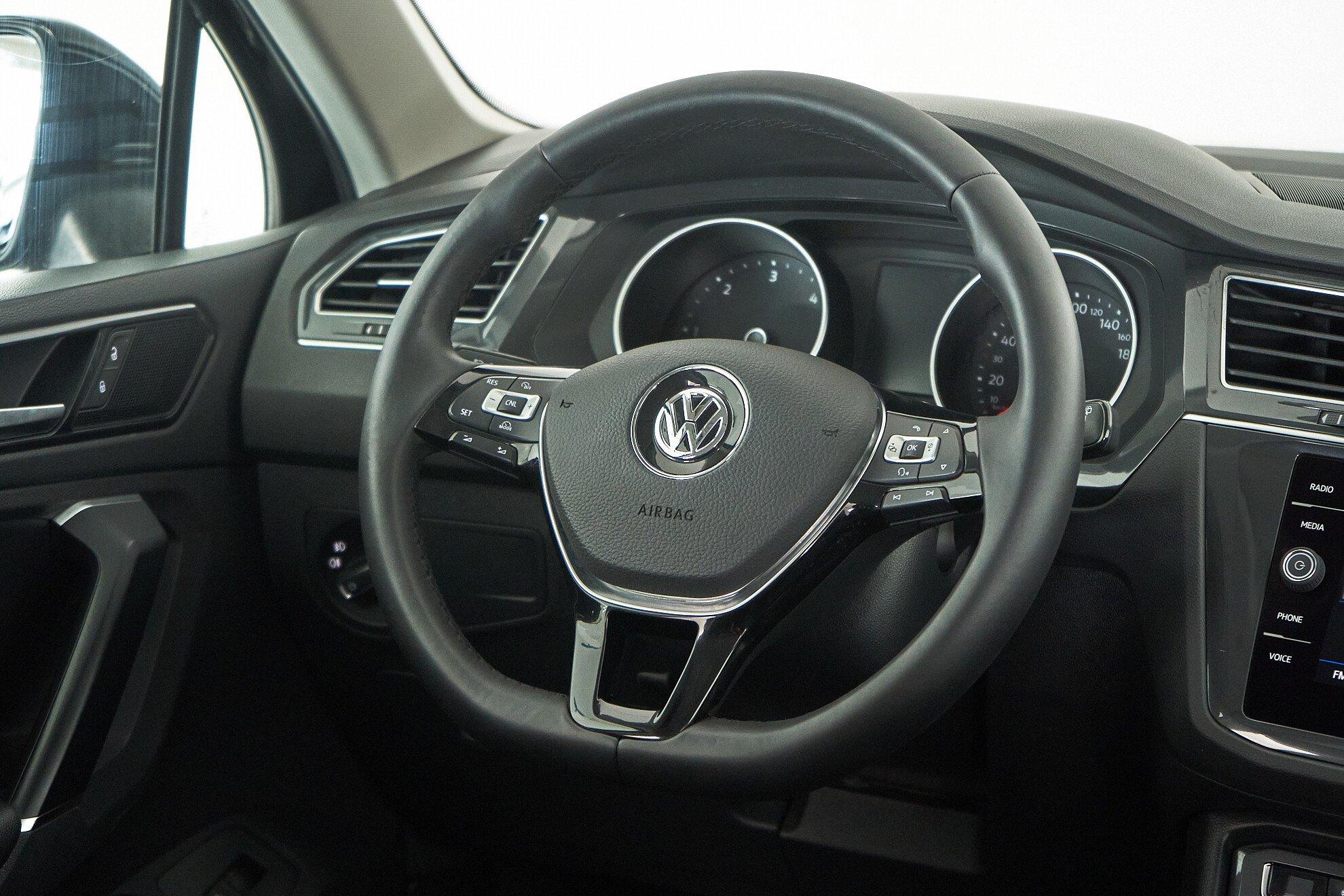Volkswagen Tiguan 2017, черный