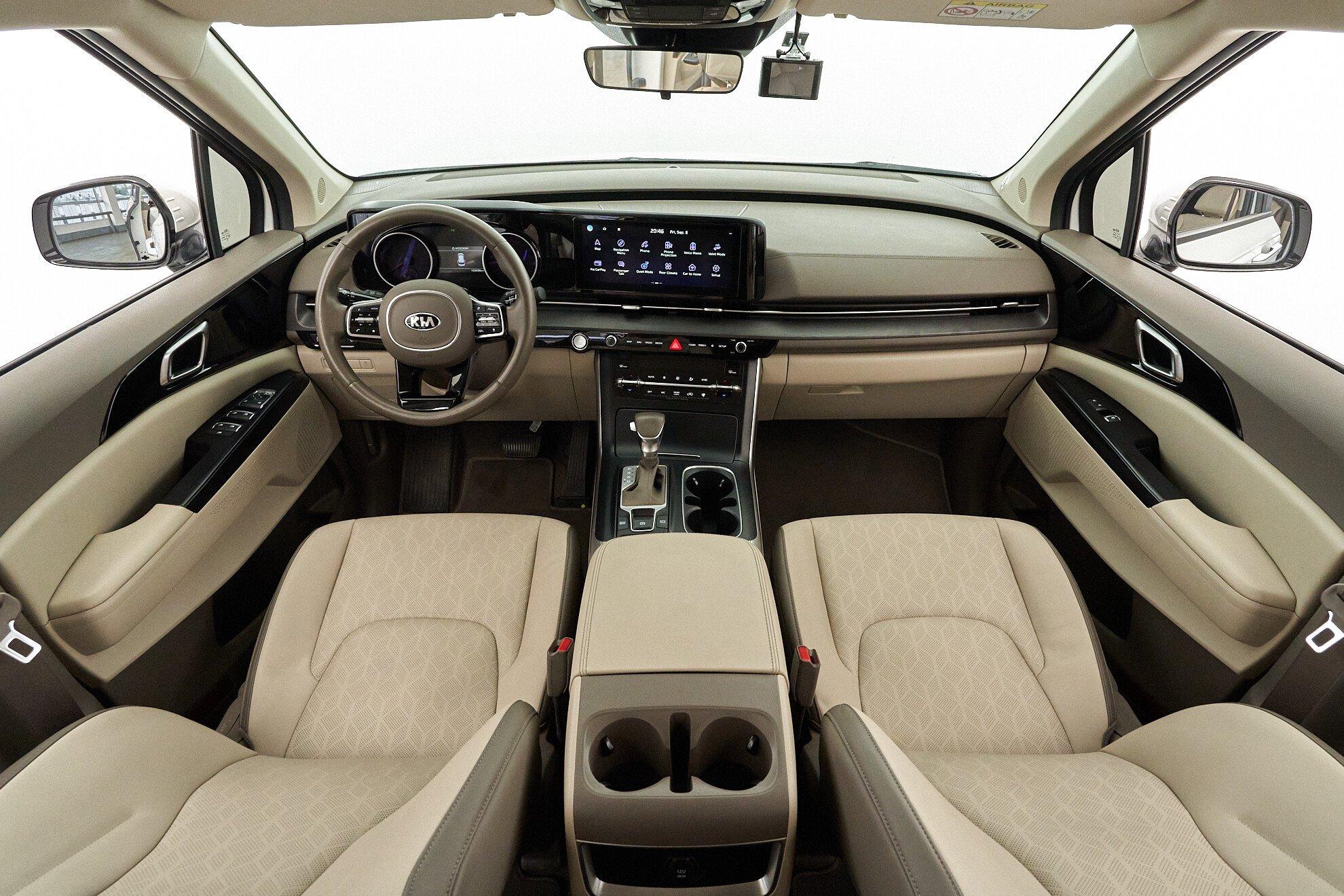 Kia Carnival 2021, белый