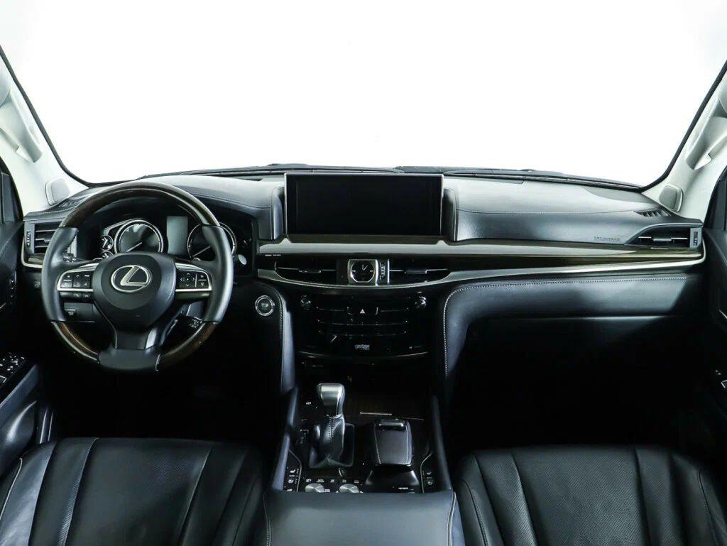 Lexus LX 2017, белый