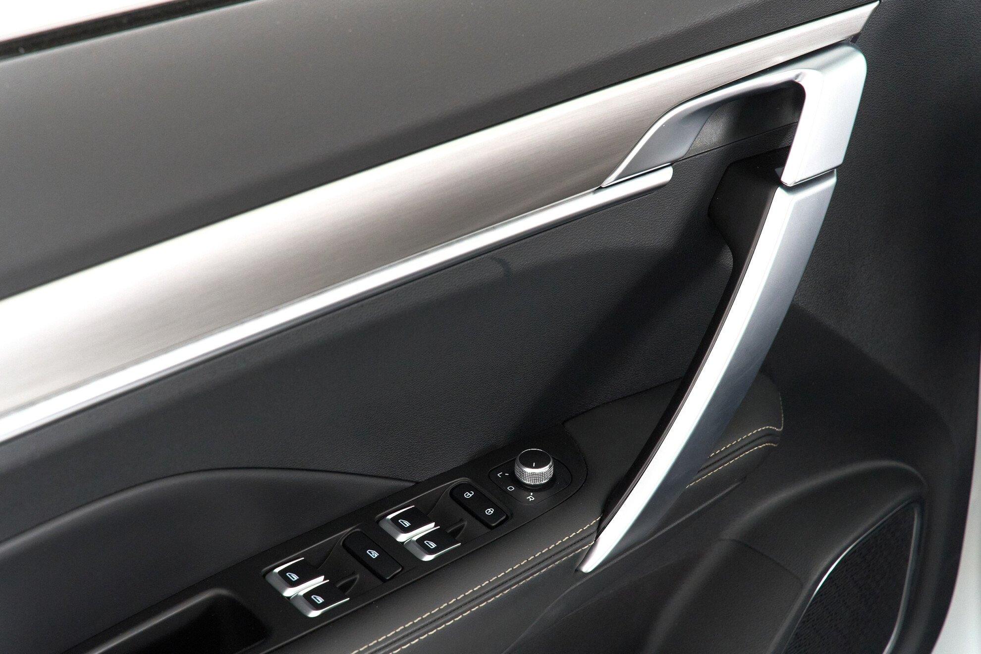 Geely Coolray 2023, белый
