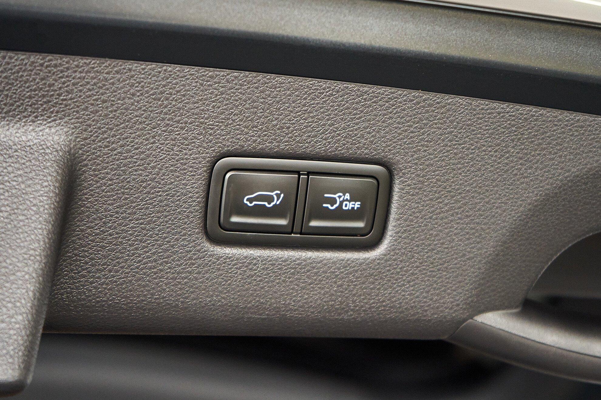 Kia Carnival 2022, черный