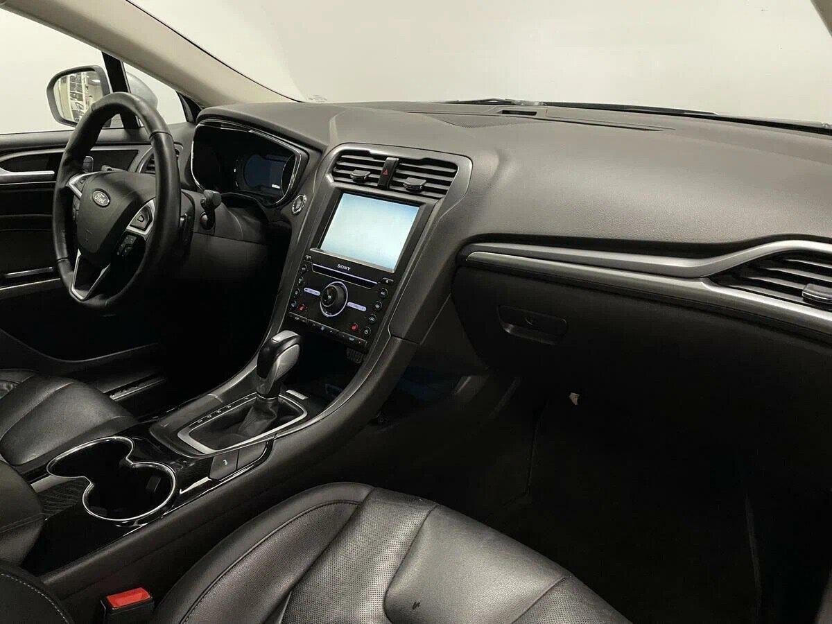 Ford Mondeo 2017, серебряный