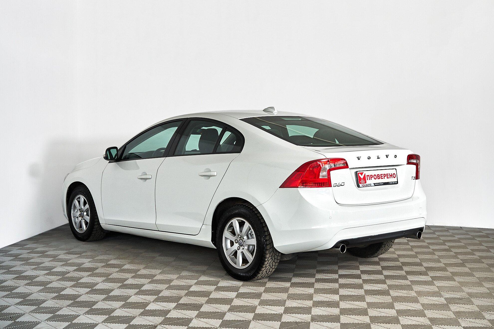 Volvo S60 2014, белый