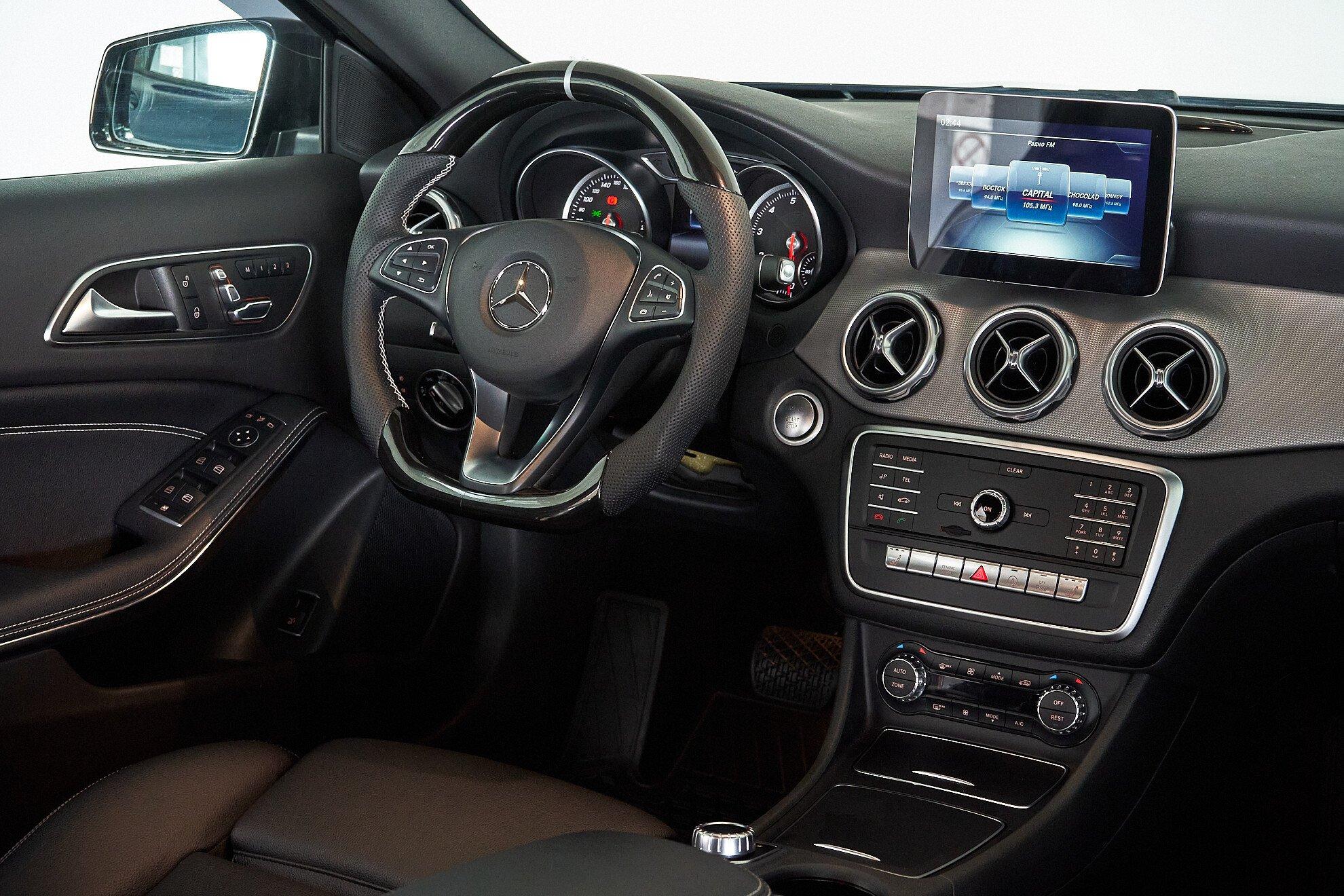 Mercedes-Benz GLA 2019, синий