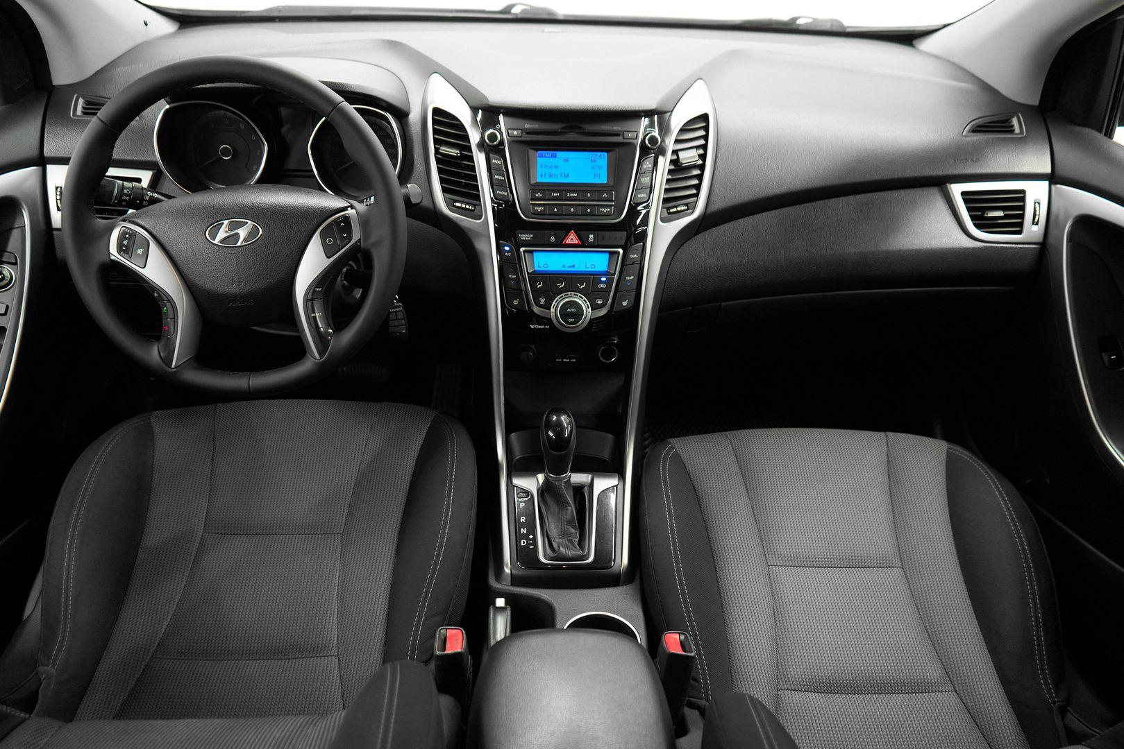 Hyundai i30 2012, белый