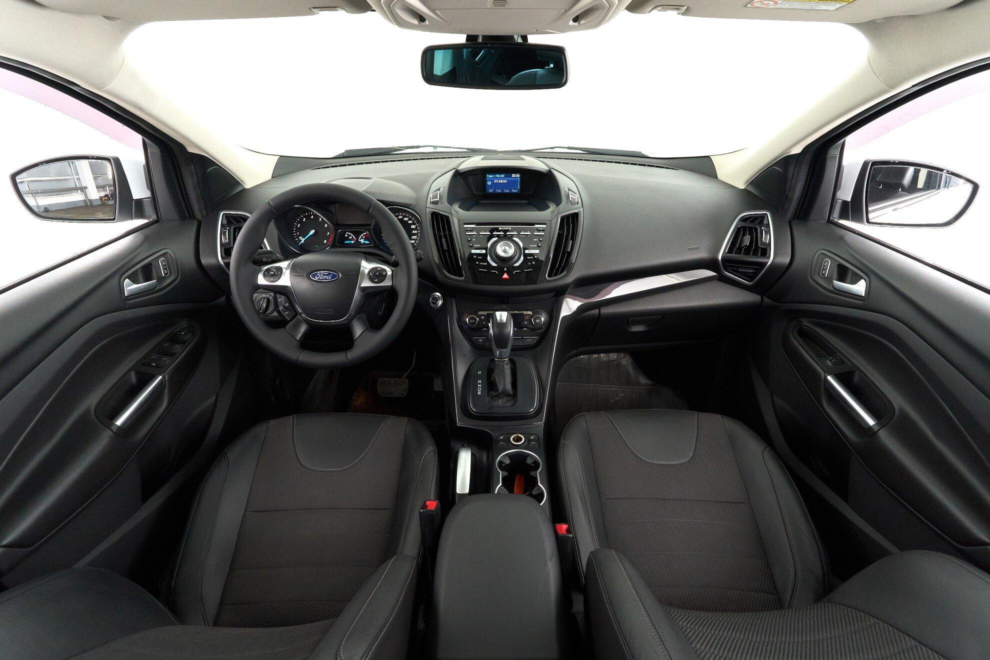 Ford Kuga 2013, белый