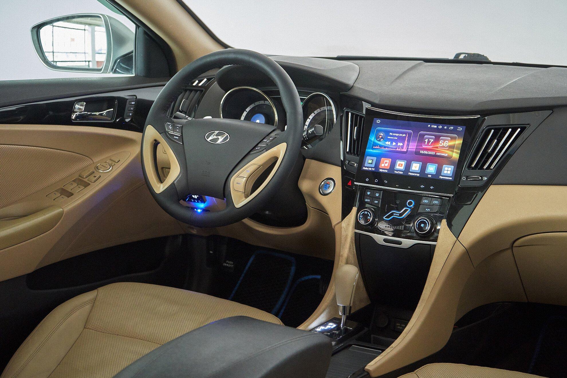 Hyundai Sonata 2010, серый