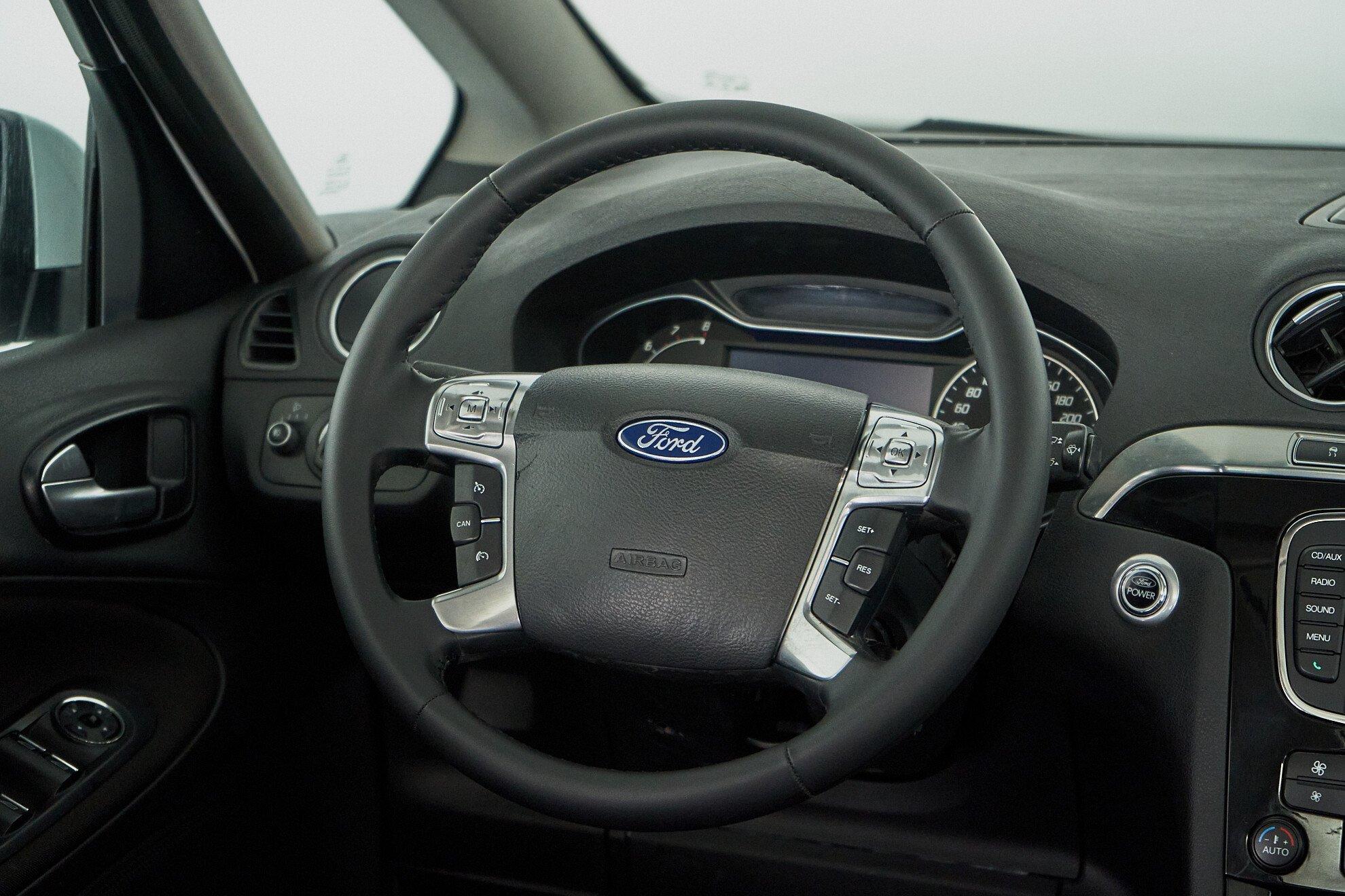 Ford S-MAX 2012, белый