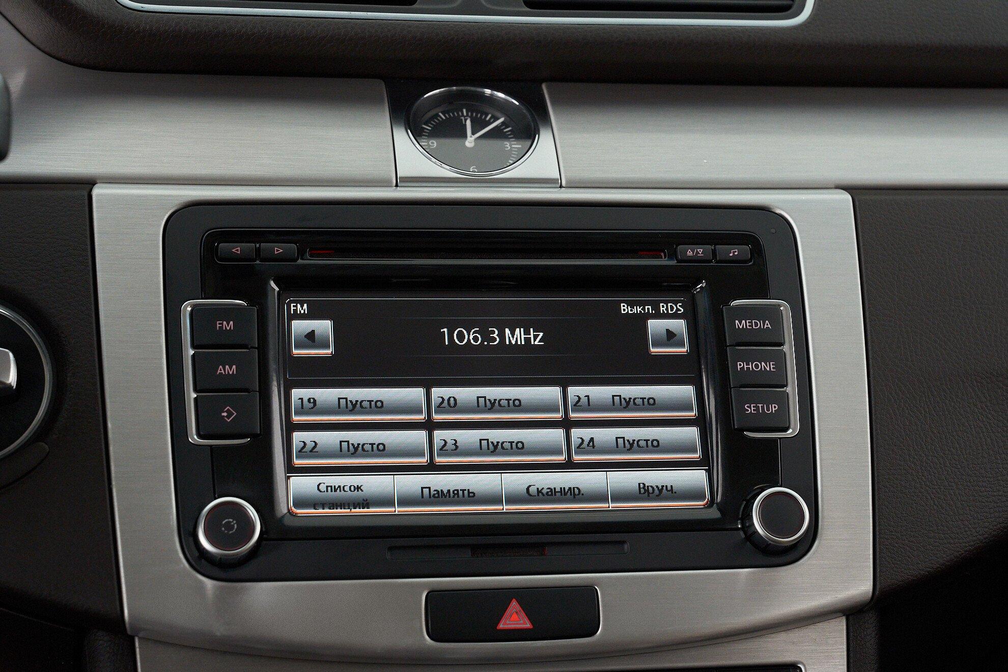 Volkswagen Passat 2013, черный